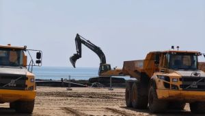 La sabbia torna sulla spiaggia di Lignano, ma i lavori sono in ritardo