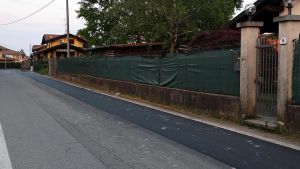 Strade spaccate dalla fibra a Ivrea, finalmente iniziano i ripristini