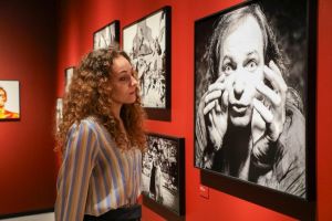 Gli sguardi di Vasco negli scatti di Guido Harari: nuova mostra a Ferrara