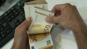 Prestiti, in Toscana tassi ancora sotto l’8%: richieste soprattutto per liquidità e debiti da riunire