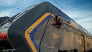 Trenitalia Tper assume 35 macchinisti: al via i colloqui. Con la sfida di portare più donne alla guida