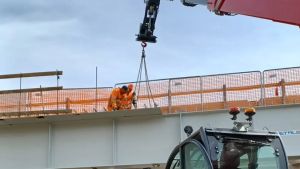 Jesolo, trave del viadotto distrutta da un camion: lavori finiti entro maggio
