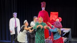 Der König stirbt: Gems-Theater spielt das Stück von Eugène Ionesco im Treffpunkt Horizont