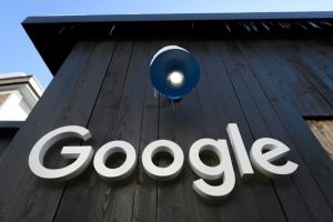 Alphabet Stock Rises Modestly as Investors Await Q1 Earnings on AI Momentum