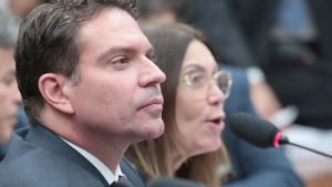 Ramagem e o jornalismo “fake” da brasileira do “Washington Post”