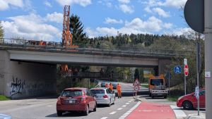 Autofahrer müssen sich auf mehr Ampeln einstellen: An Bundesstraßen werden Brücken geprüft