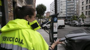 Cambios en la movilidad de Avilés: nuevas tarifas en la zona azul y aprobación de la zona de bajas emisiones