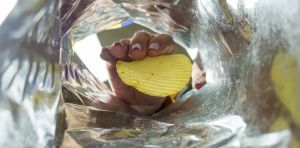 ¿Por qué la mitad de una bolsa de patatas fritas es aire?