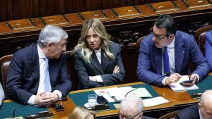 Attaccata dalla tv russa (Vannacci tace), Meloni si impunta sul dl Sicurezza. L’agonia della legge elettorale