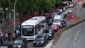 Nuovi cantieri, andamento lento. Viale Gramsci super imbuto. Vigili anti-paralisi ai semafori