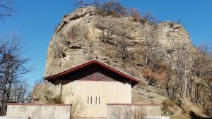 Precipita dalla Rocca di Badolo, pensionato rischia la vita