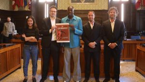 L’iniziativa. ’Tutti in gioco’, il calcio nelle scuole. Okaka testimonial per l’inclusione