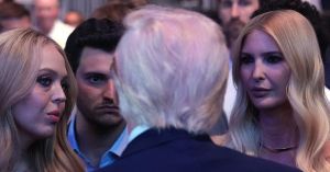 Desničari su se počeli otvoreno rugati Trumpu. Samo ga jedan sljedbenik u Europi još sluša