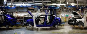 L’industria dell’auto italiana è al collasso: produzione dimezzata dal 2019 a oggi. Ecco le ragioni