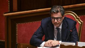 Deficit al 3,1%, una doccia gelata: l’Italia migliora ma non basta, resta la procedura Ue. Attesa per il Def