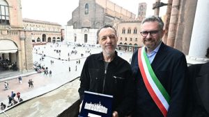 Neffa: “Il palazzo di via Ugo Bassi, i concerti al Bestial Market, l’hardcore: così Bologna mi ha cresciuto”