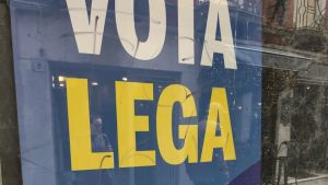 La sede elettorale della Lega a Mestre imbrattata nella notte