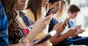 When Summer Screen Time Poses a Mental Health Risk for Teens