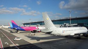 Carenza di jet fuel in Europa? Ecco cosa spetta ai passeggeri in caso di cancellazione dei voli