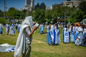 Blue skies, white smoke: Israelis celebrate 78 years of independence