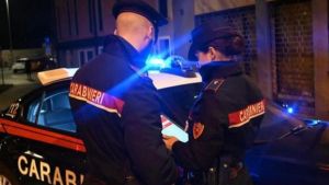 Voghera, scappa in auto per sfuggire ai carabinieri ma poi si schianta: arrestato un 45enne