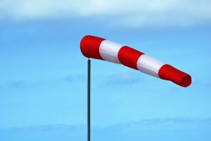 Forti venti in arrivo, la Protezione civile lancia l’allerta