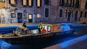 Venezia, lite tra stranieri finisce nel sangue: un uomo accoltellato alla schiena