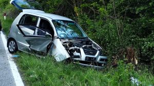 Con l’auto nel fosso a Pinzano al Tagliamento: grave 71enne