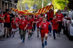 Visca tot i tot junt: Sant Jordi, el Correllengua i el Vint-i-cinc d'Abril