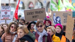 „Begriff bewusst unscharf“: Wie HateAid digitale Gewalt definiert