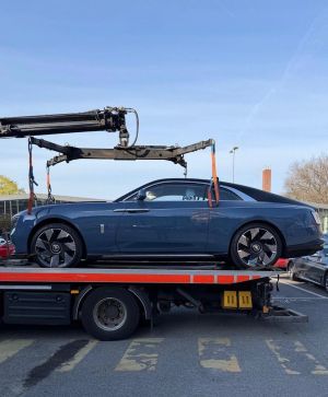 Rolls-Royce am Abschlepphaken: Polizei will kriminelle Autovermietungen zerschlagen