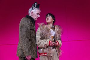 Des deutschen Adlers schwacher Sohn: Neues Geflügeldrama im Deutschen Theater