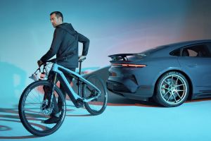 Vollgas auf zwei Rädern: Wie PS-Schmieden jetzt auf Fahrräder und E-Bikes setzen