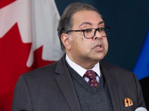 Bell: Nenshi dares Danielle Smith to 'call an election' he tells us he'll win