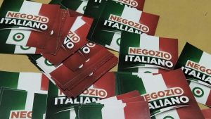 Pro-Vannacci in città con ‘Negozio italiano’