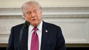 Per la prima volta Trump partecipa al galà annuale dei giornalisti