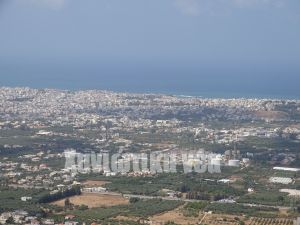 Πίσω από τη...