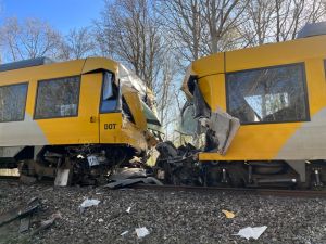 Lige nu: Fire personer i kritisk tilstand efter større togulykke i Nordsjælland - følg det live her