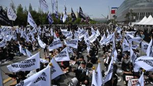 Duizenden werknemers Samsung demonstreren voor hoger loon