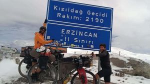 Il sogno di Emanuele e Riccardo: 25mila chilometri in bicicletta, direzione Australia