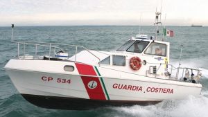 Castellammare di Stabia, sequestrato cantiene nautico: era abusivo e inquinava