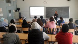 Educació incorporará un mosso de paisano en 13 institutos catalanes de máxima complejidad