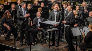 Eine eindrucksvolle Rückkehr an die Wurzeln der Blasorchesterliteratur