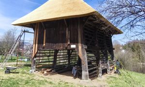 Obnovili kozolec, kjer je nastal Martin Krpan