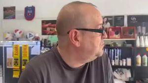 Pordenone, benzinaio aggredito e ferito con un coltello al distributore