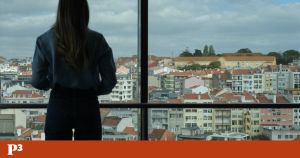 A geração que recebe com uma mão o que lhe tiram com a outra