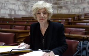 Η βουλευτής της Νέας Αριστεράς Σία Αναγνωστοπούλου στην «Π»: «Κάτω από τη βάση»