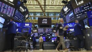 Los PMI enfrían Europa y amplían la brecha con Wall Street