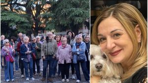 La luce di Adriana, candele per la 63enne uccisa dal marito: “Siamo qui perché una donna non c’è più”