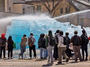 Scott Stinson: Drake's Toronto ice ‘sculpture’ a grim, confusing lesson in viral publicity